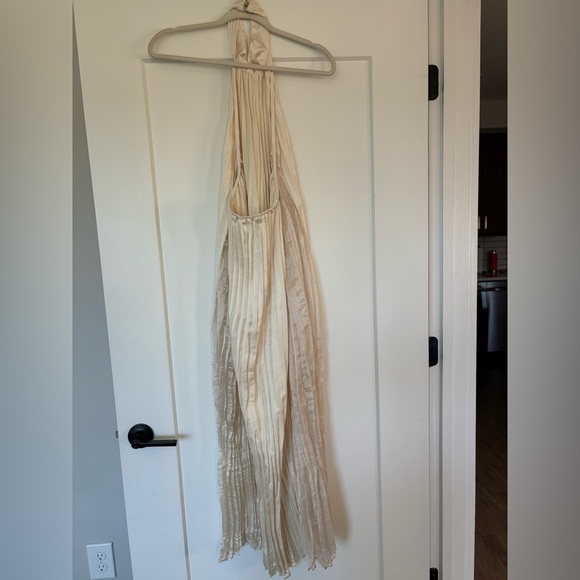 Zara long pleated dress. Current season fall 2024. XS Gold/beige color. - Picture 9 of 9